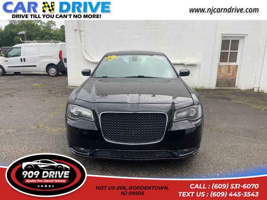 2016 Chrysler 300 S's photo