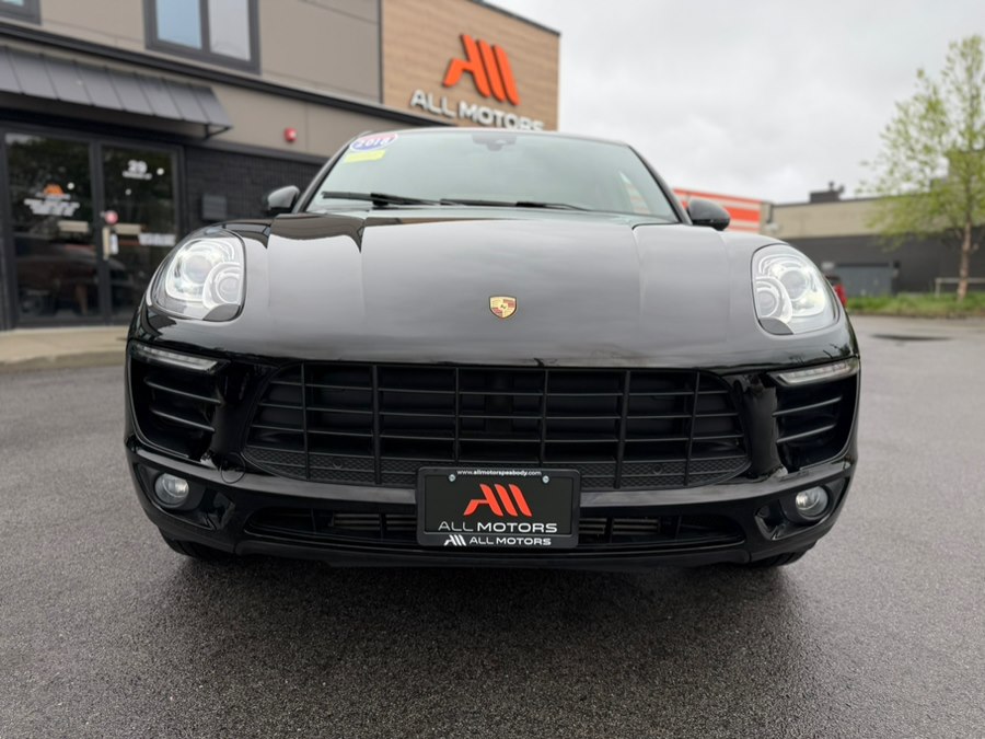 2018 Porsche Macan -'s photo