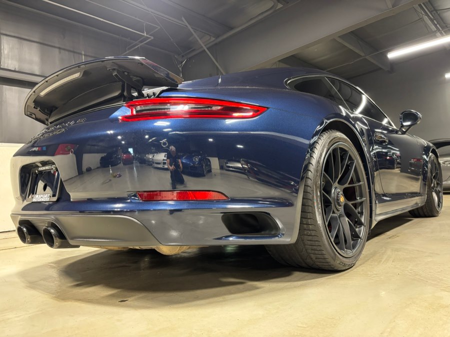 2019 Porsche 911 Carrera GTS Coupe's photo