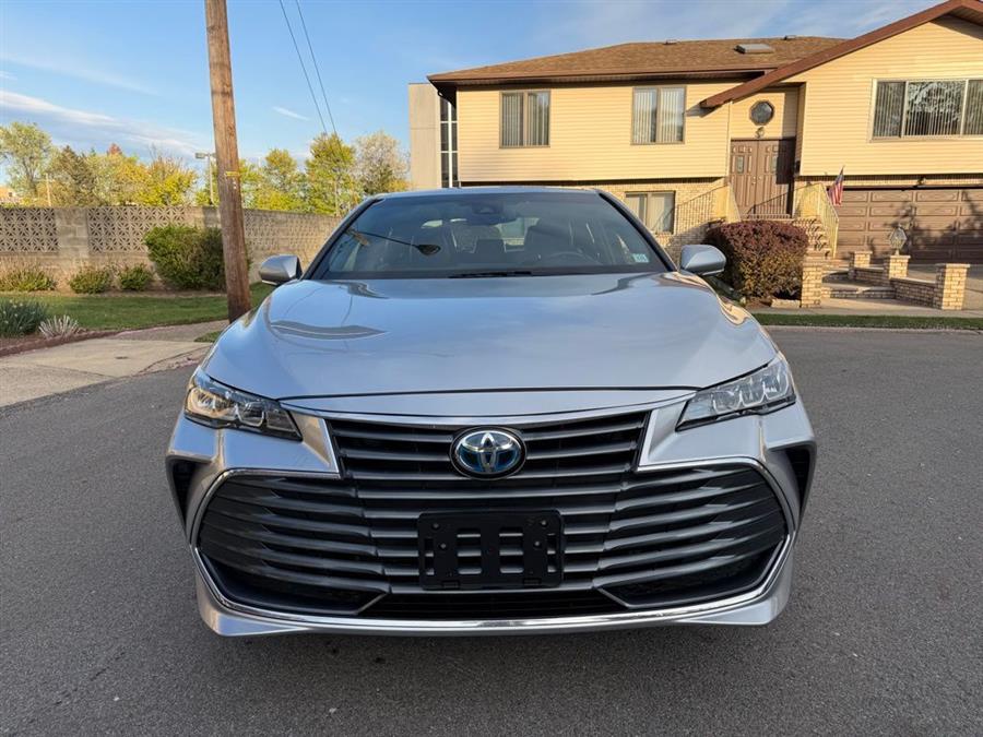 2020 Toyota Avalon XLE Hybrid's photo
