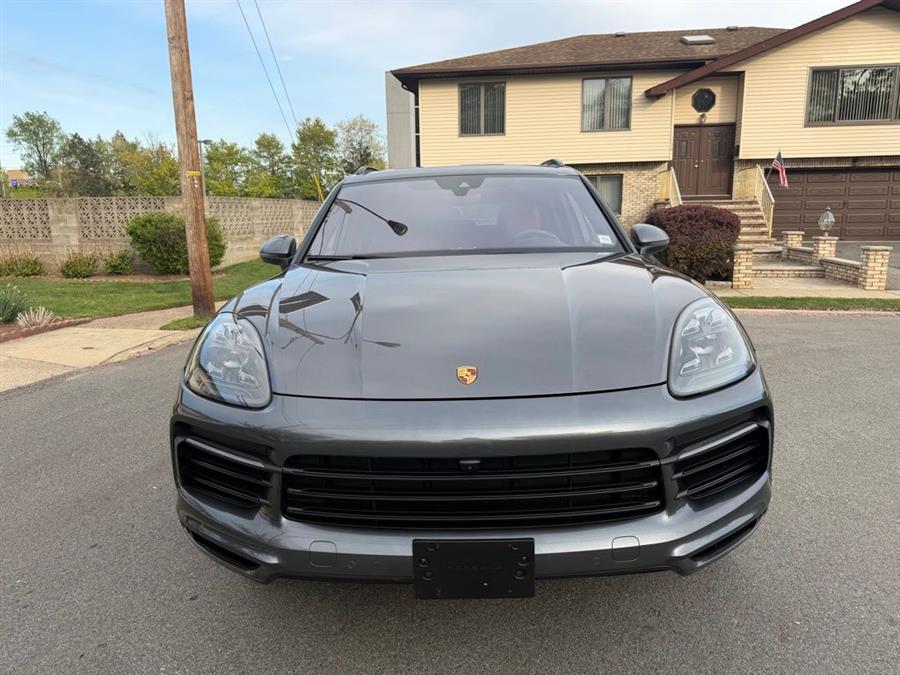 2022 Porsche Cayenne S's photo