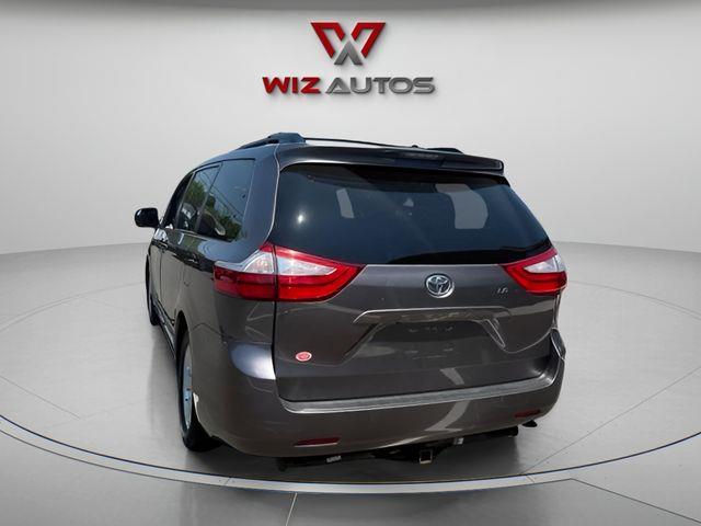 2016 Toyota Sienna LE V6 7-Passenger Access Seat's photo