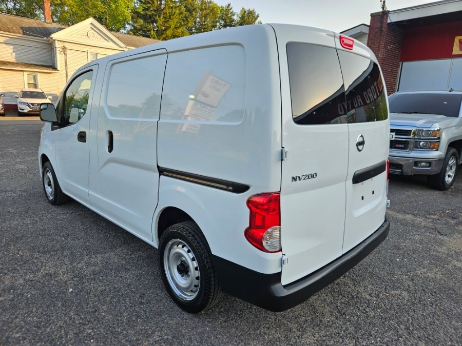 2021 Nissan NV200 S's photo