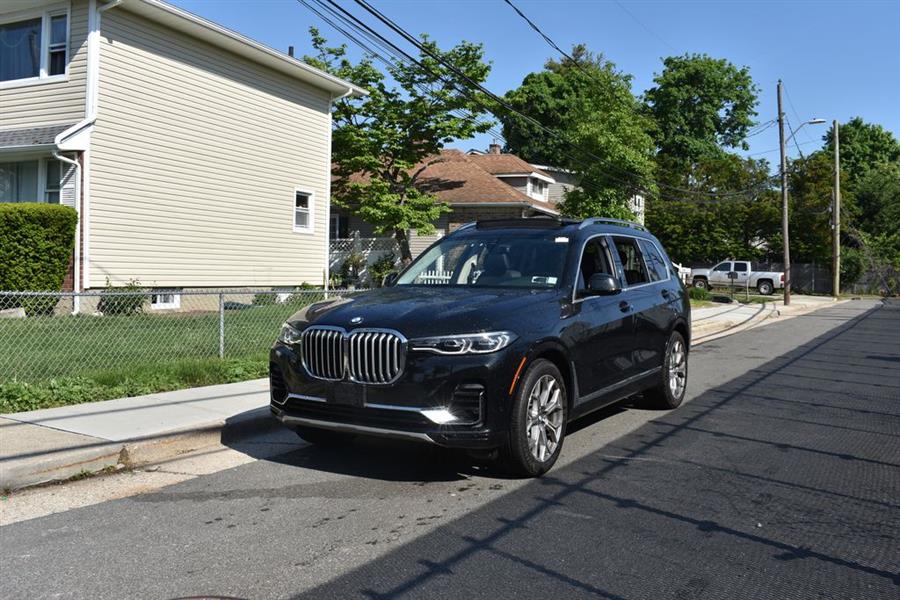 2021 BMW X7 xDrive40i's photo