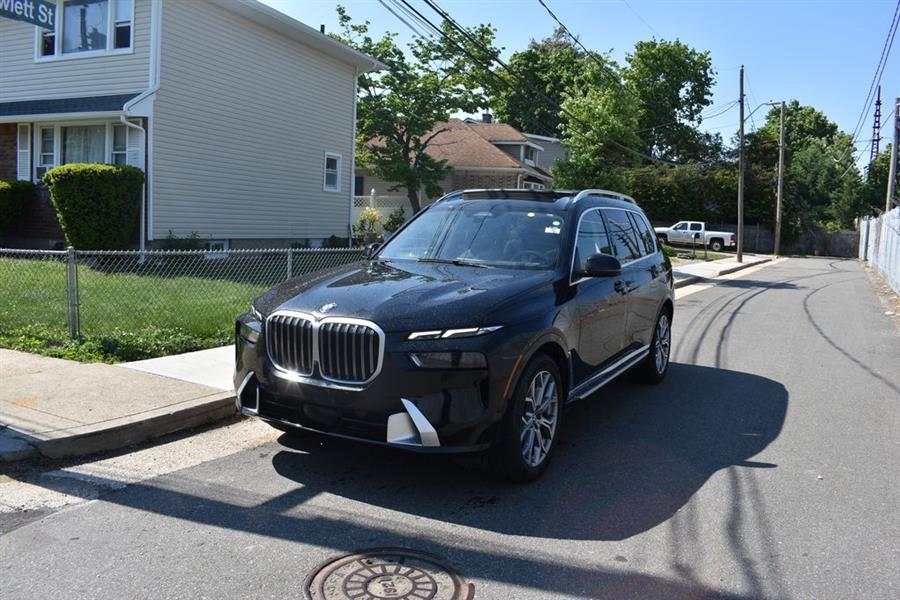 2025 BMW X7 xDrive40i's photo