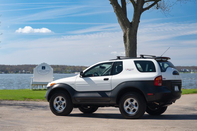 1999 Isuzu VehiCross -'s photo