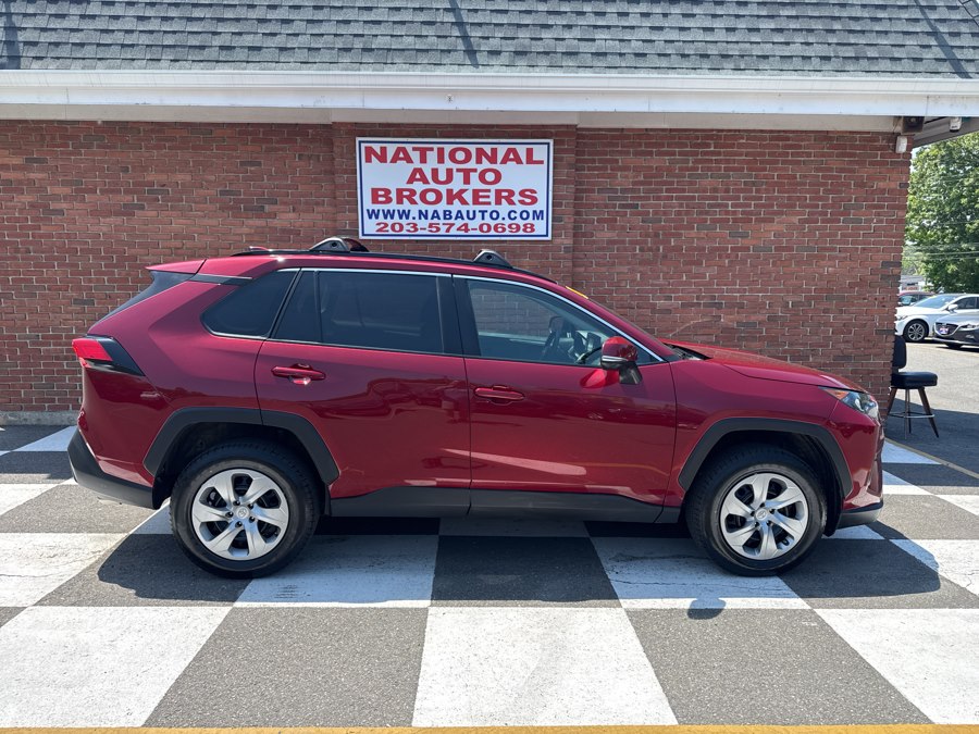 2020 Toyota RAV4 LE AWD's photo