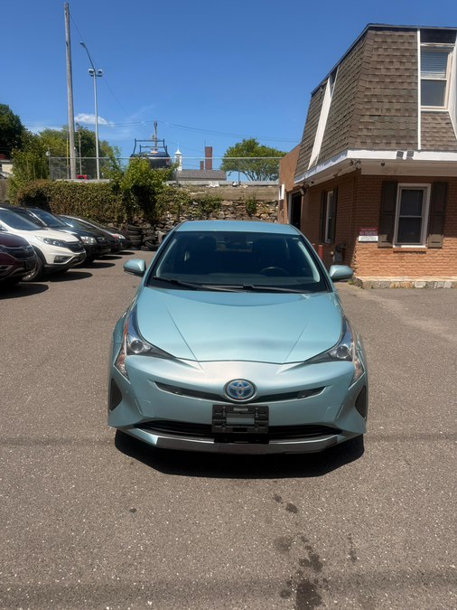 2017 Toyota Prius Three's photo