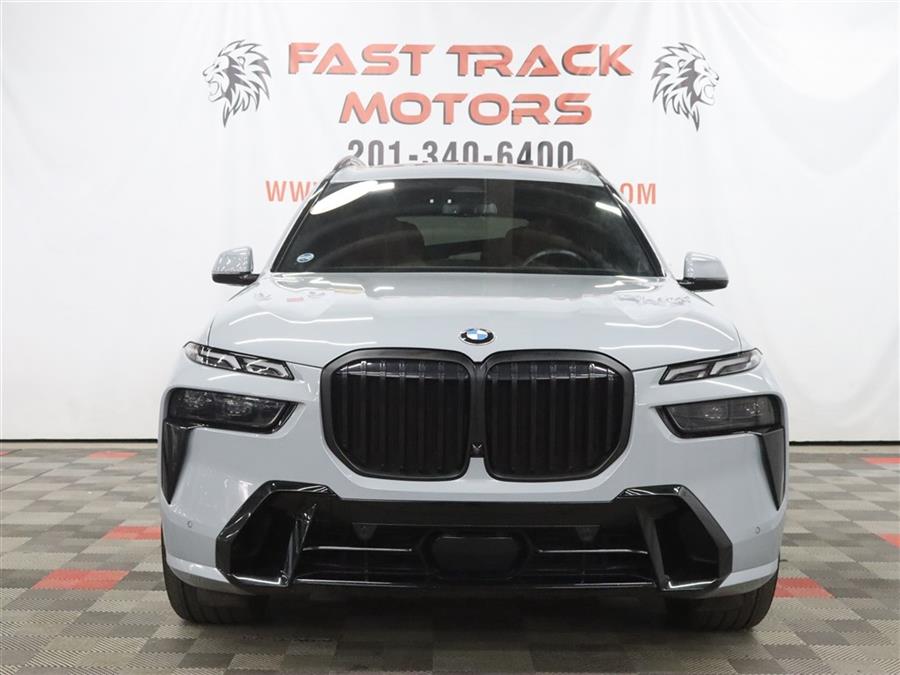 2023 BMW X7 xDrive40i's photo