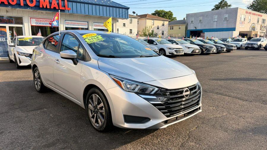 2023 Nissan Versa 1.6 SV CVT's photo