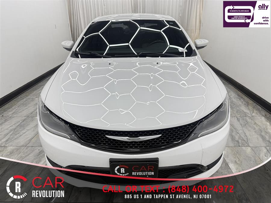 2015 Chrysler 200 S's photo