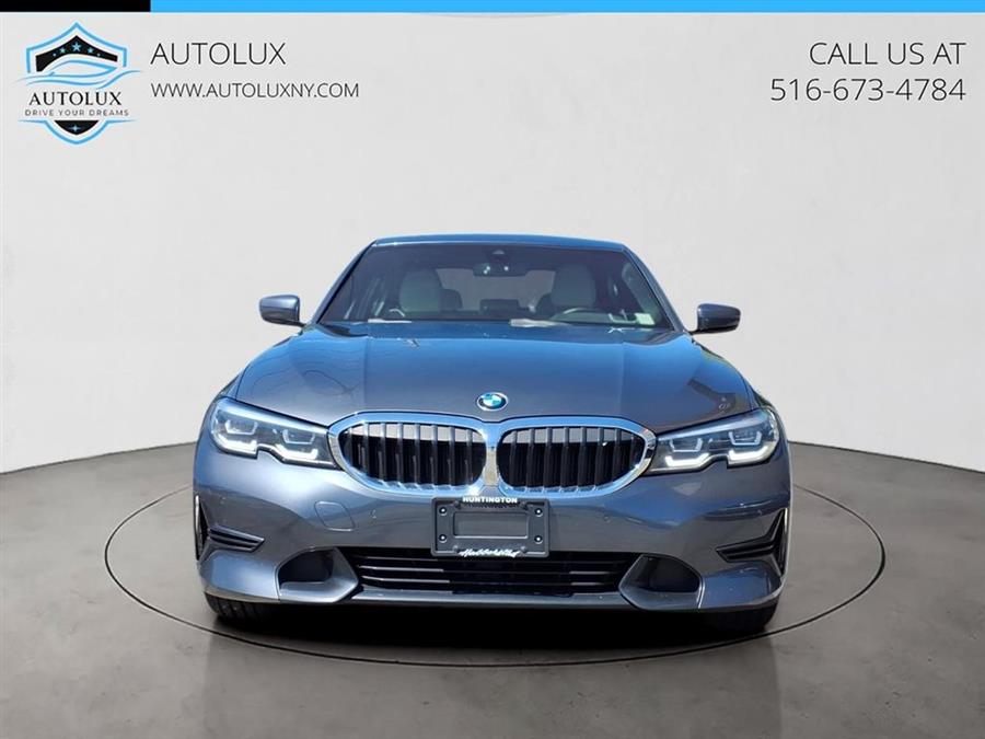 2021 BMW 3 Series 330i xDrive Sedan's photo