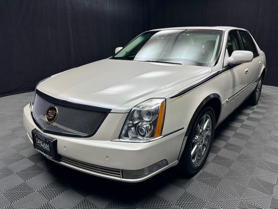 2008 Cadillac DTS Performance Sedan's photo