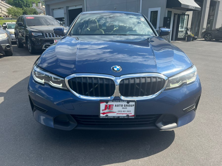 2022 BMW 3 Series 330i xDrive Sedan's photo
