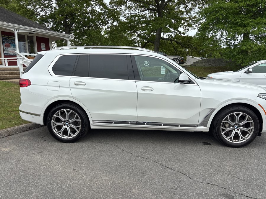 2021 BMW X7 xDrive40i's photo