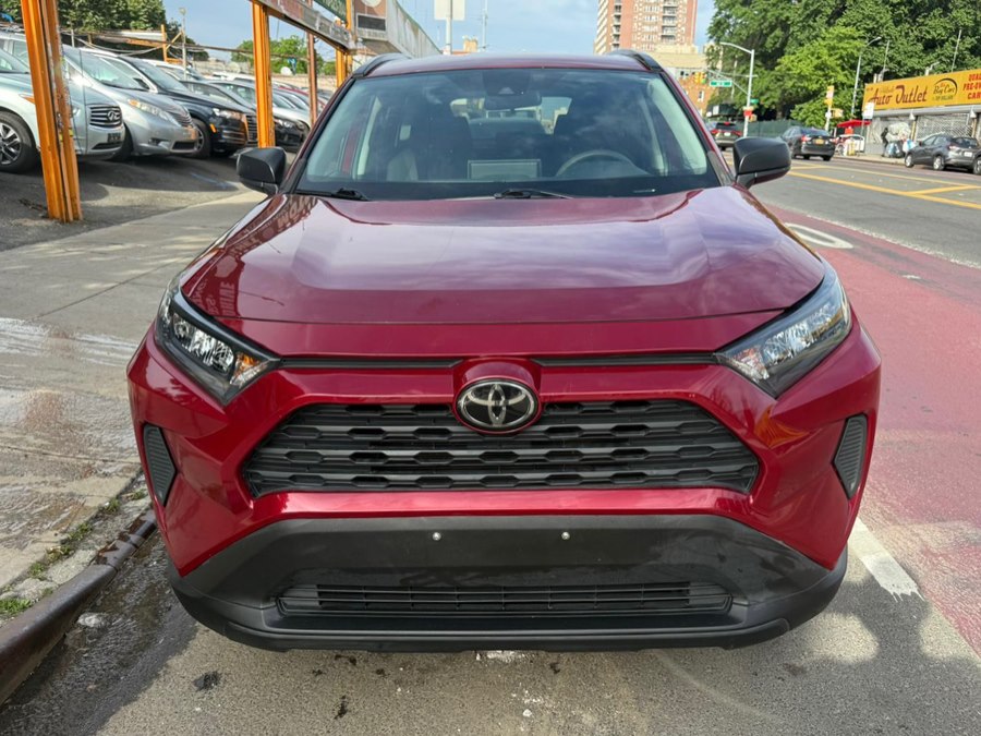 2020 Toyota RAV4 LE FWD's photo