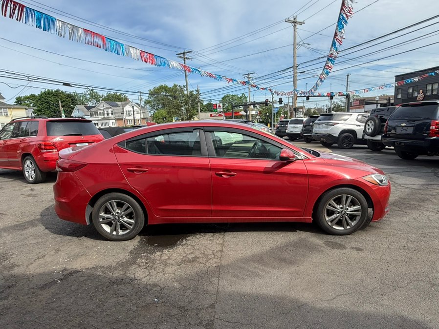 2017 Hyundai Elantra 2.0 SE A/T PZEV's photo