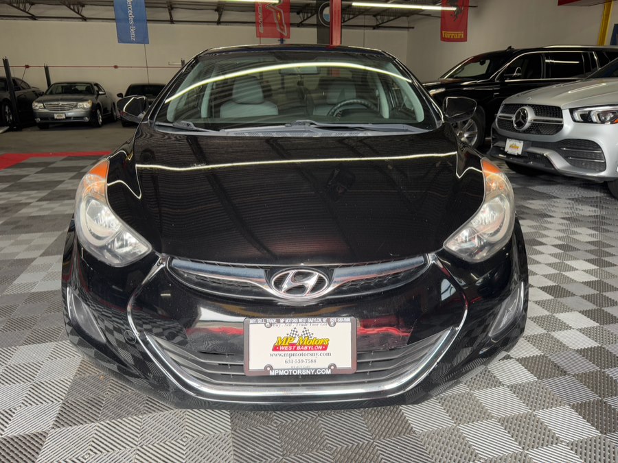 2012 Hyundai Elantra's photo