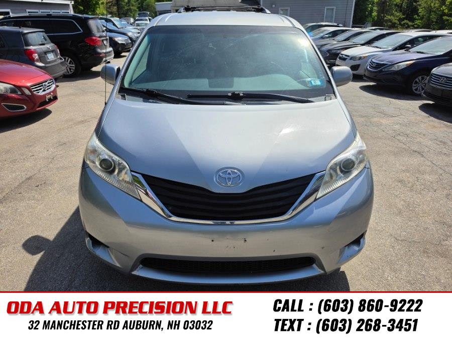 2011 Toyota Sienna LE V6 AWD 7-Passenger's photo
