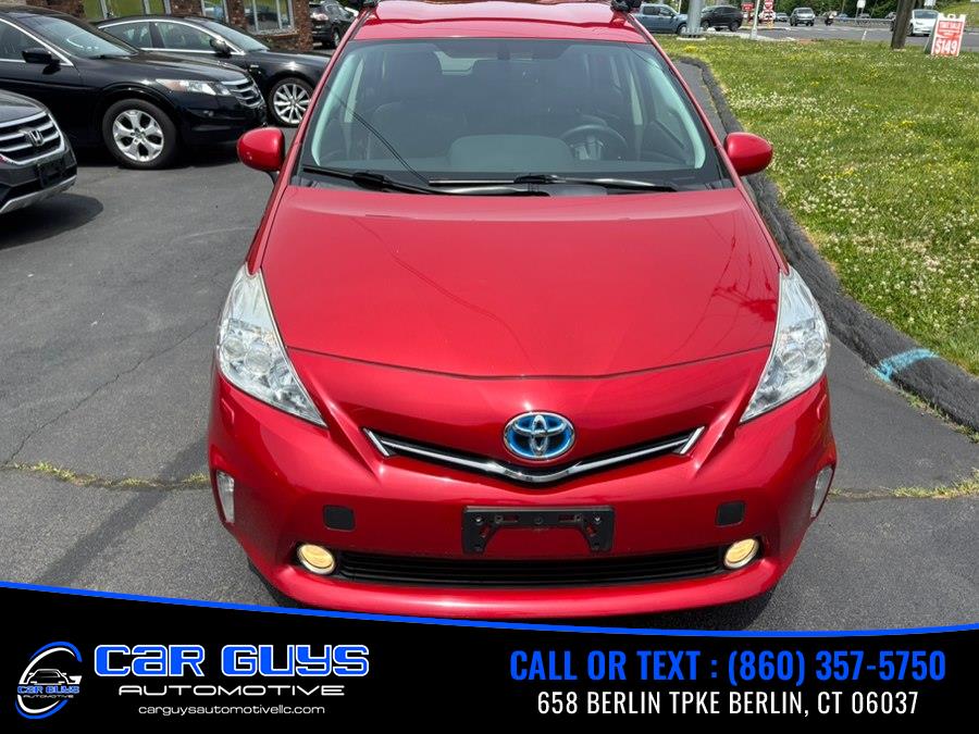 2014 Toyota Prius v Five's photo