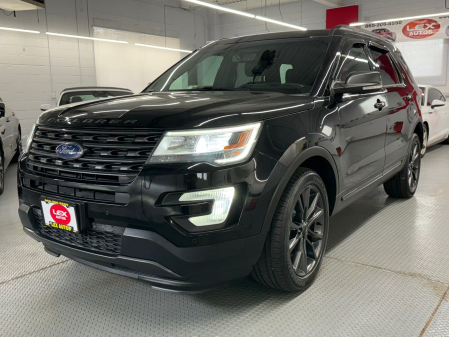 2017 Ford Explorer XLT 4WD's photo