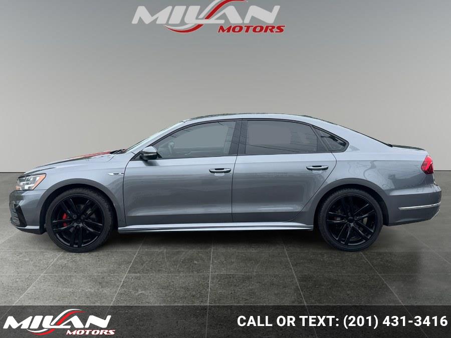 2018 Volkswagen Passat 2.0T R-Line Auto's photo