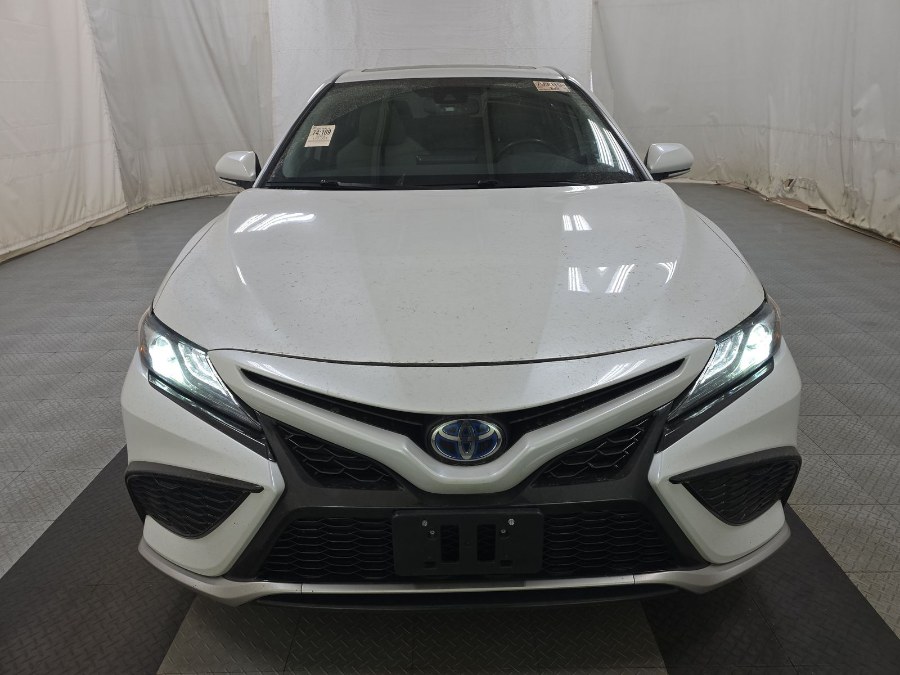 2024 Toyota Camry XSE Hybrid's photo