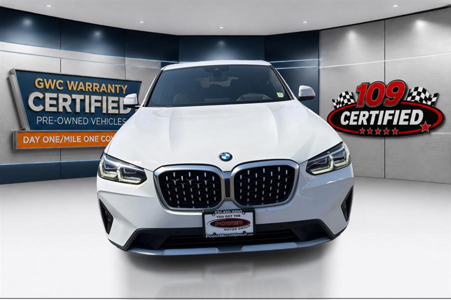 2022 BMW X4 xDrive30i's photo