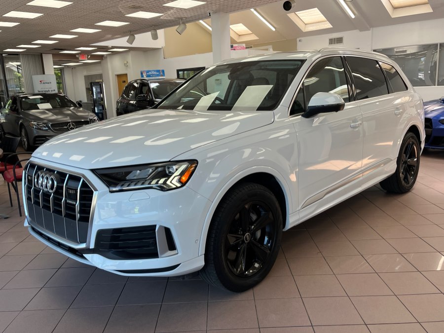 2024 Audi Q7 45 Premium Plus quattro Tiptronic's photo