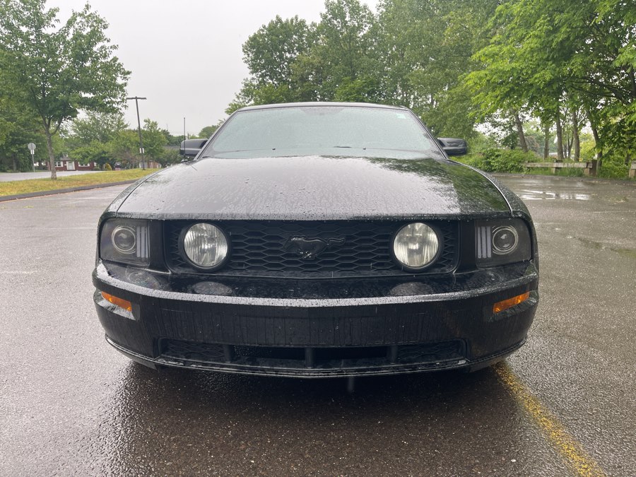 2005 Ford Mustang GT Deluxe's photo