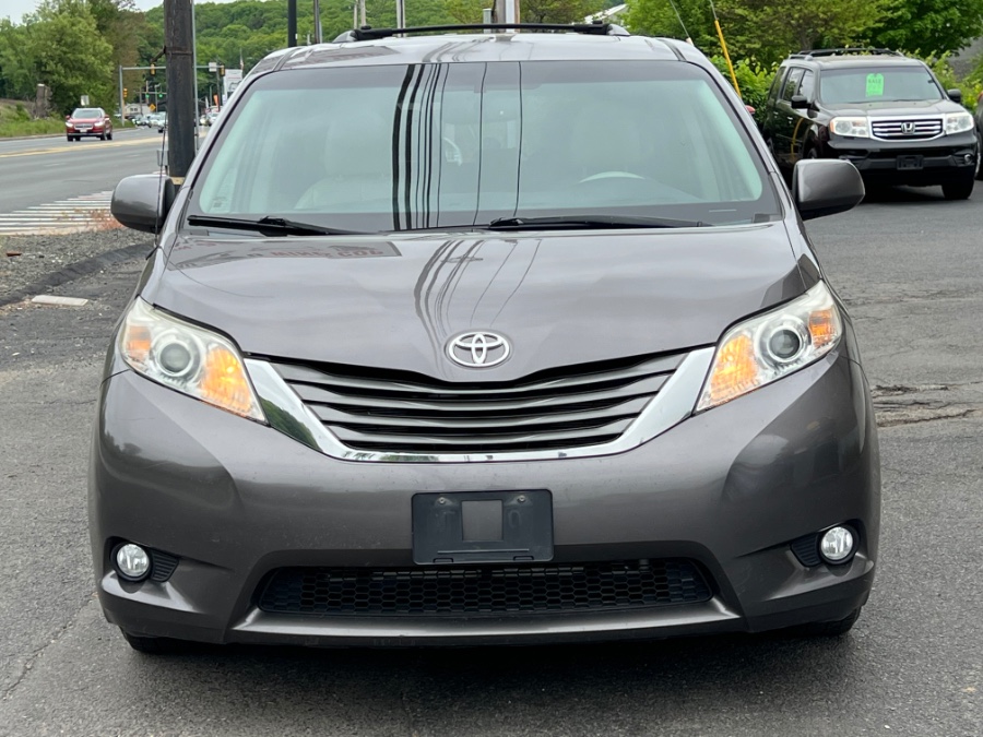 2012 Toyota Sienna XLE V6 8-Passenger's photo