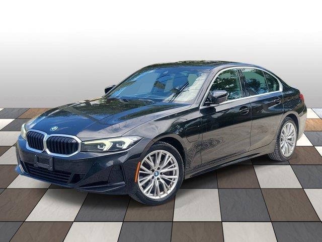 2024 BMW 3 Series 330e Sedan's photo