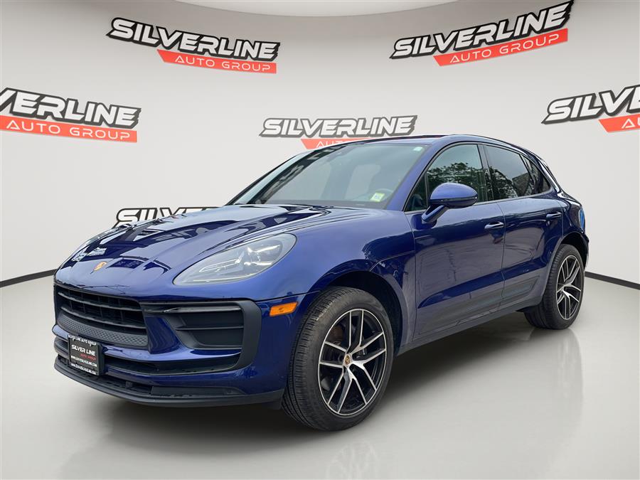 2022 Porsche Macan -'s photo