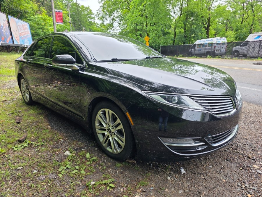 2014 Lincoln MKZ Front Wheel Drive's photo