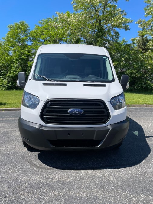 2019 Ford Transit's photo