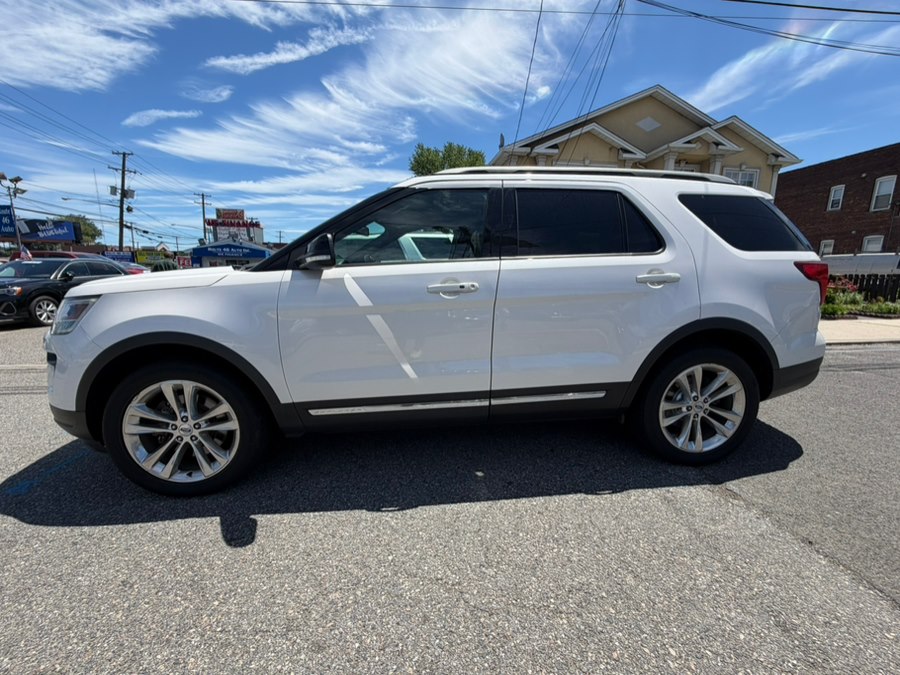 2018 Ford Explorer XLT 4WD's photo