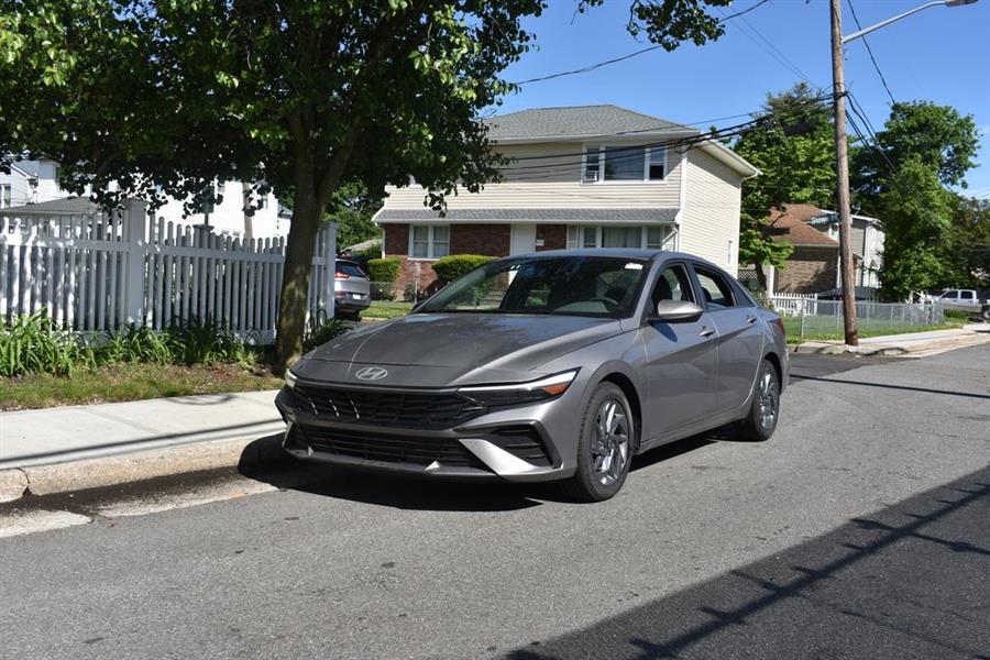 2024 Hyundai Elantra 2.0 SEL IVT's photo