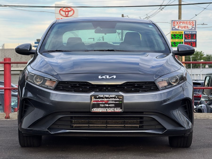 2023 Kia Forte LXS AT's photo