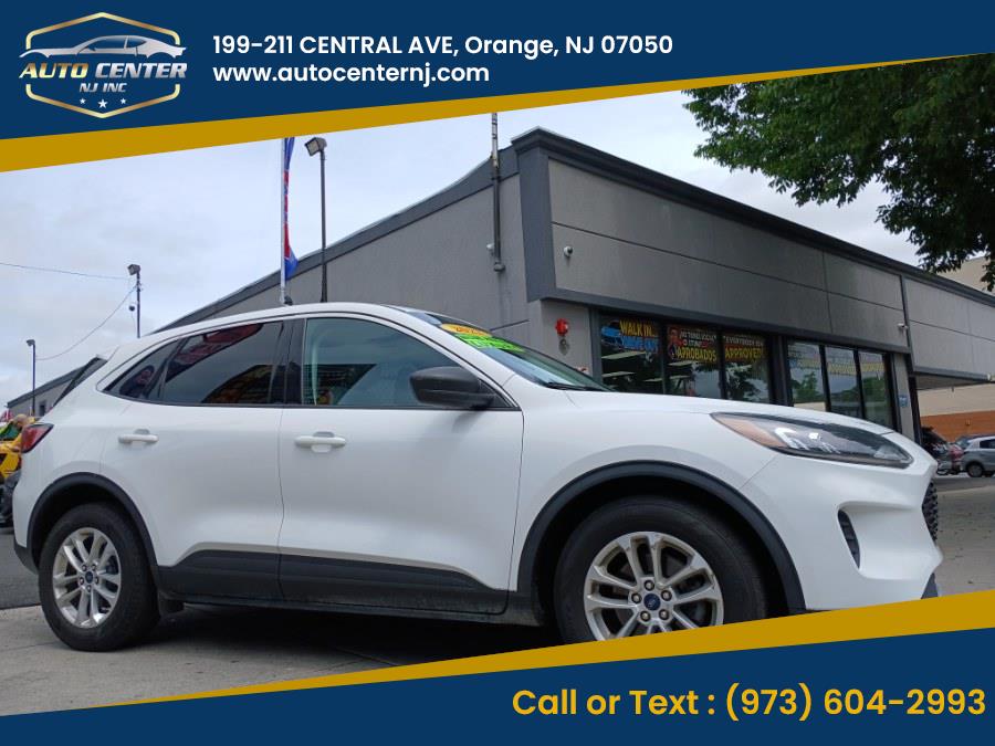 2022 Ford Escape SE FWD's photo