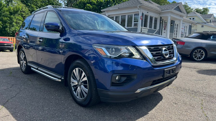 2017 Nissan Pathfinder SL 4WD's photo