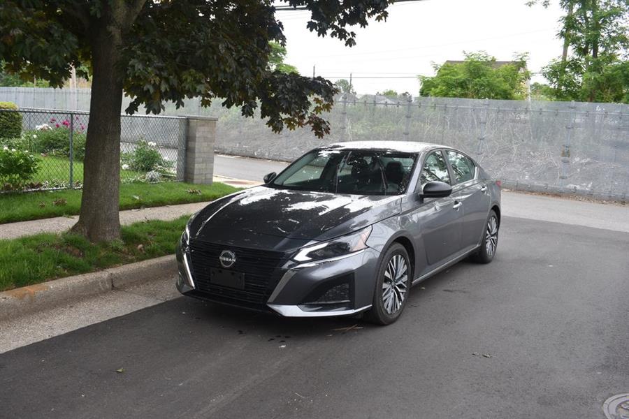 2025 Nissan Altima 2.5 SV's photo