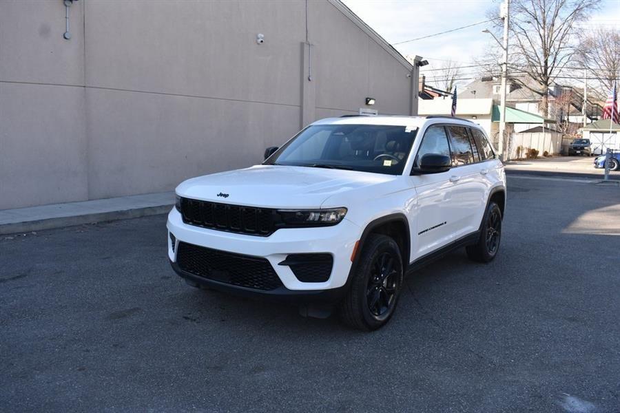 2025 Jeep Grand Cherokee's photo