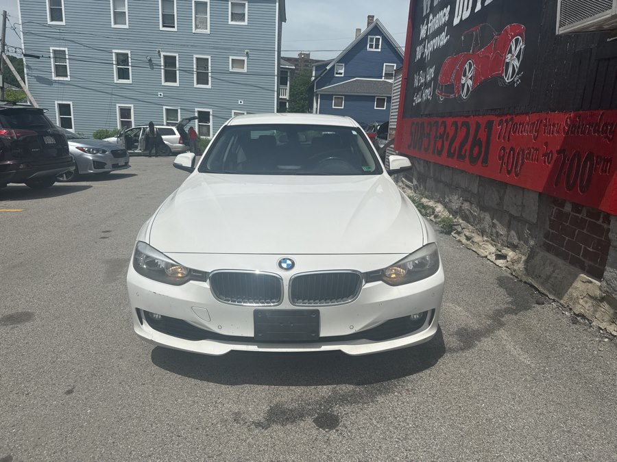 2014 BMW 3 Series 320i Sedan's photo