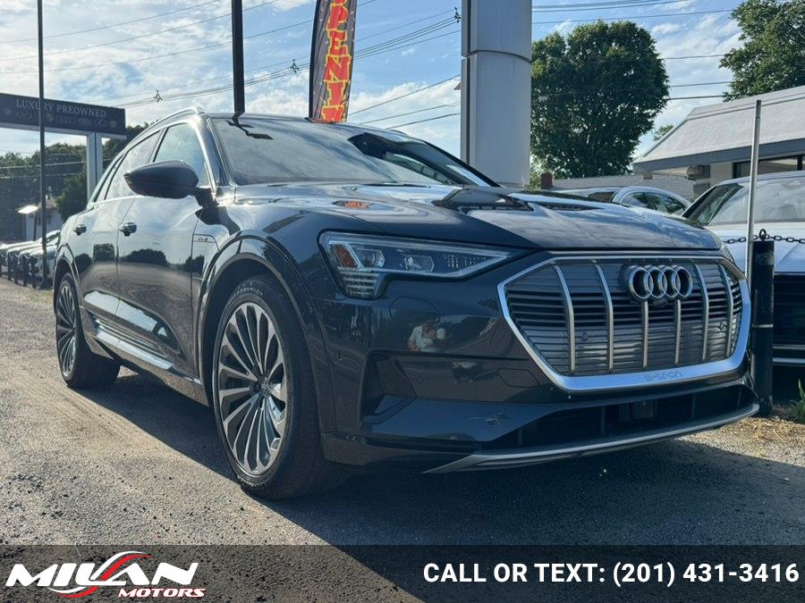 2019 Audi e-tron Prestige's photo