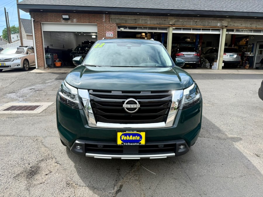 2022 Nissan Pathfinder Platinum 4WD's photo