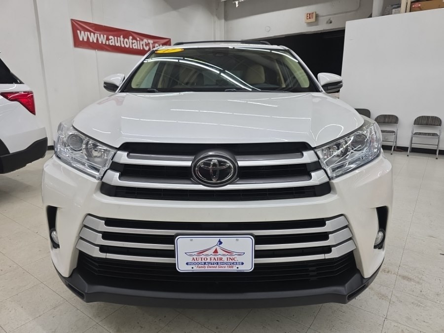 2017 Toyota Highlander LE Plus V6's photo