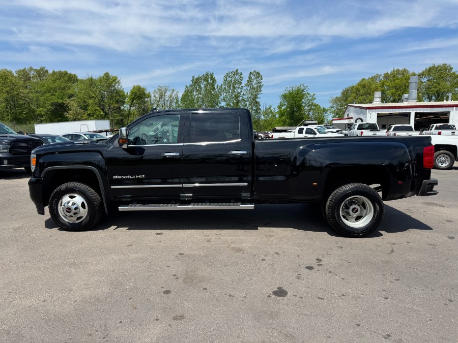 2019 GMC Sierra Denali 4x4 Crew Cab Standard Box SRW's photo