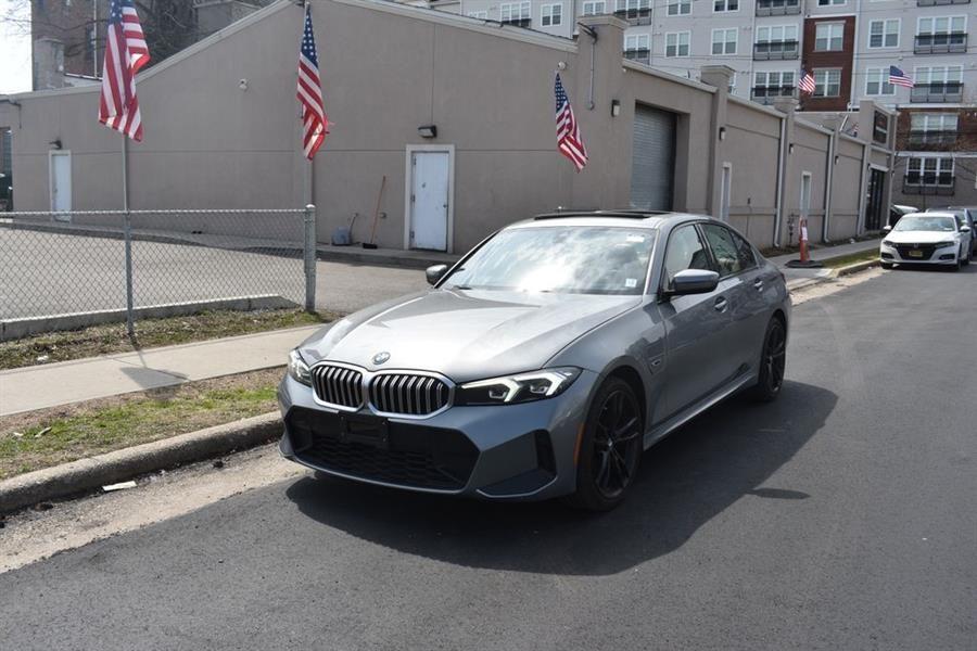 2024 BMW 3 Series's photo