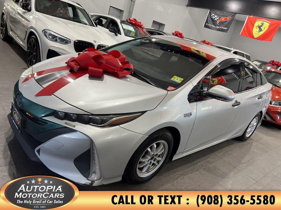 2017 Toyota Prius Prime Plus's photo