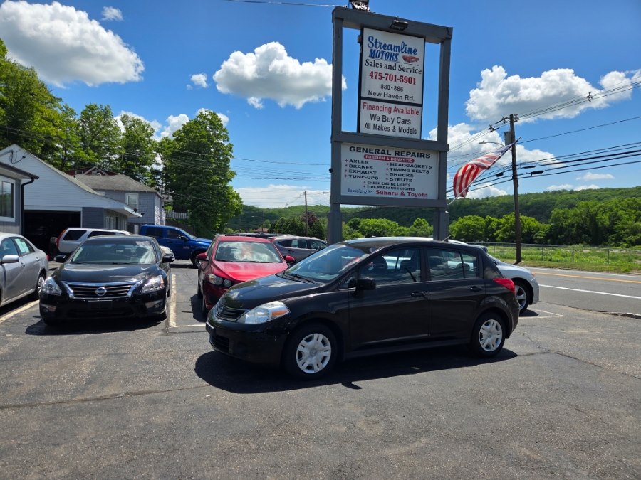 2010 Nissan Versa 1.8 S Auto's photo